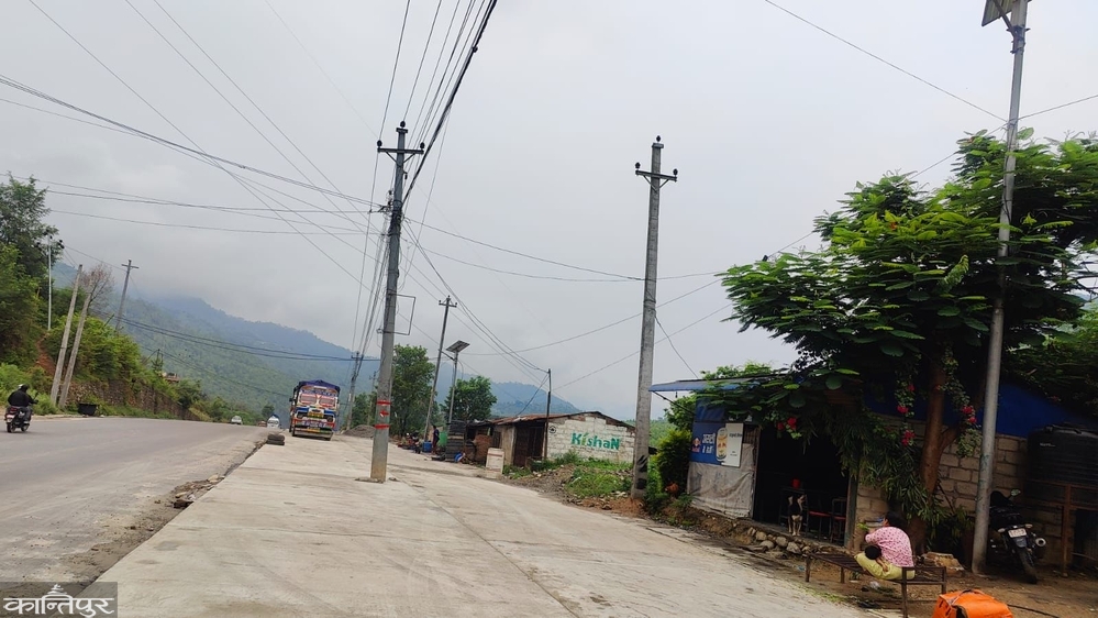 Road project says: Authority did not move the pole, Authority says: Road did not provide site