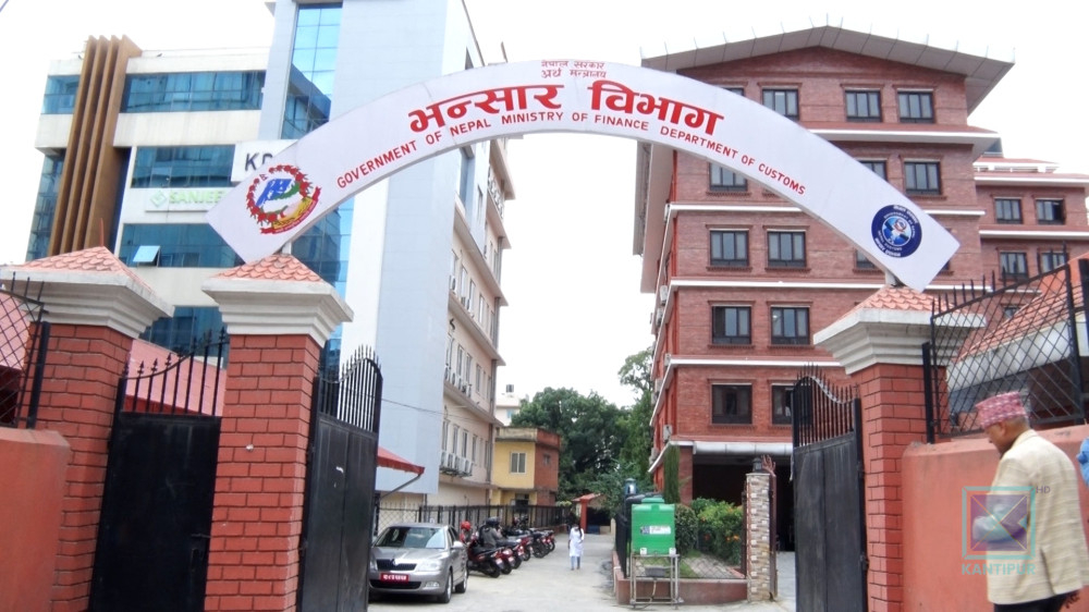 Vehicles entering from Korala are legal, but there are problems in Rasuwa: Customs Department