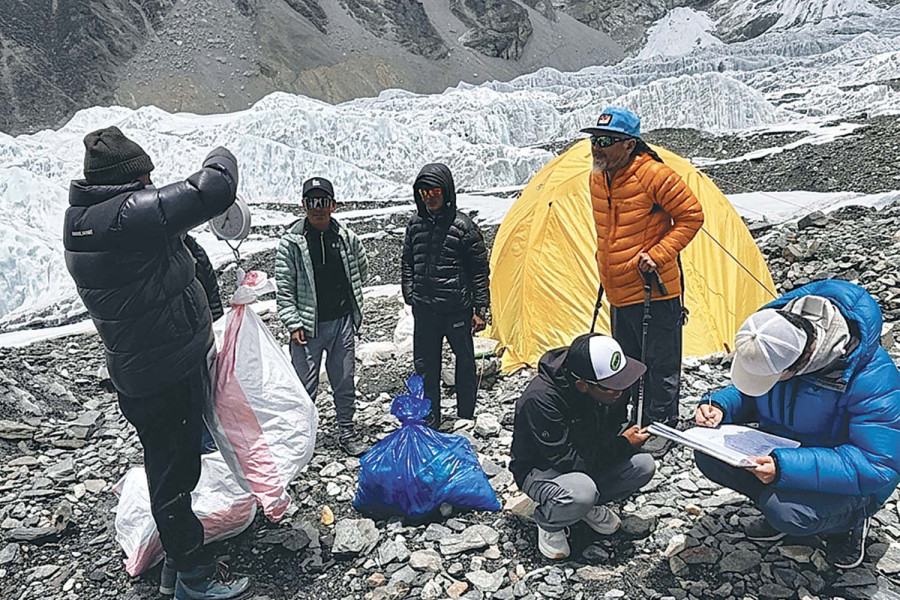 'Mountain Rangers' mission to make Everest litter-free