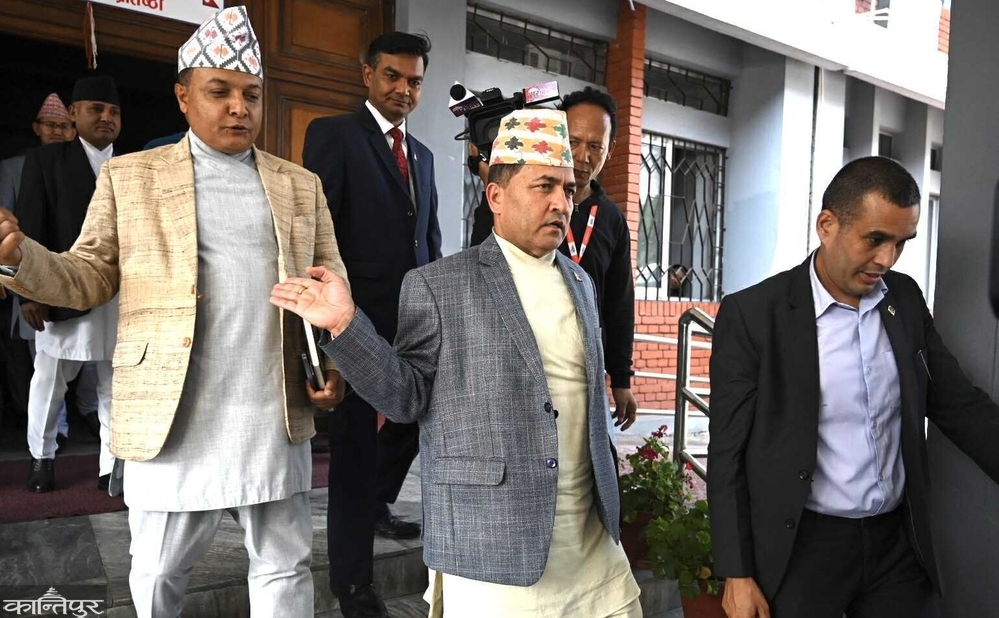 मुख्यसचिव र सचिवहरूको दाबी : निजामती कर्मचारीलाई 'कुलिङ पिरियड' लगाउनु असंवैधानिक