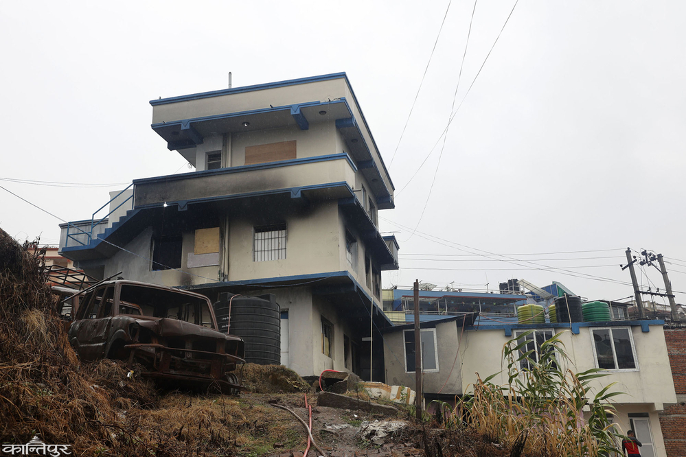 इमाडोल प्रहरी प्रभाग : भवन जल्यो, रोकिएन जनसेवा