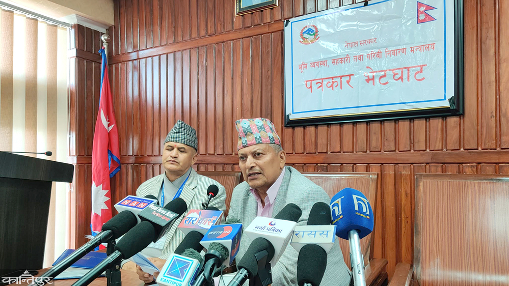 अडियो काण्डमा मुछिएका मन्त्री अधिकारी भन्छन् : आवाज मेरो होइन, चरित्र हत्या गर्न खोजियो