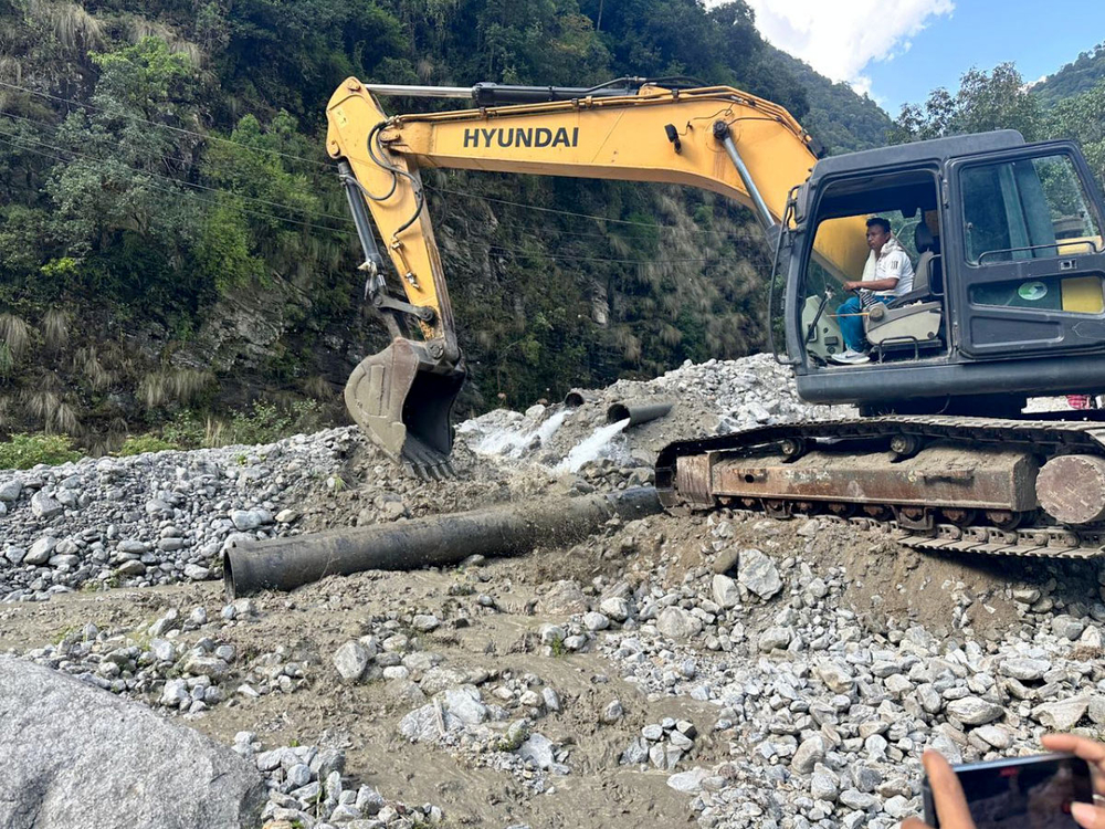 स्थानीयले गरे मेलम्चीको मुहान बन्द, काठमाडौंमा पानी आपूर्ति ठप्प