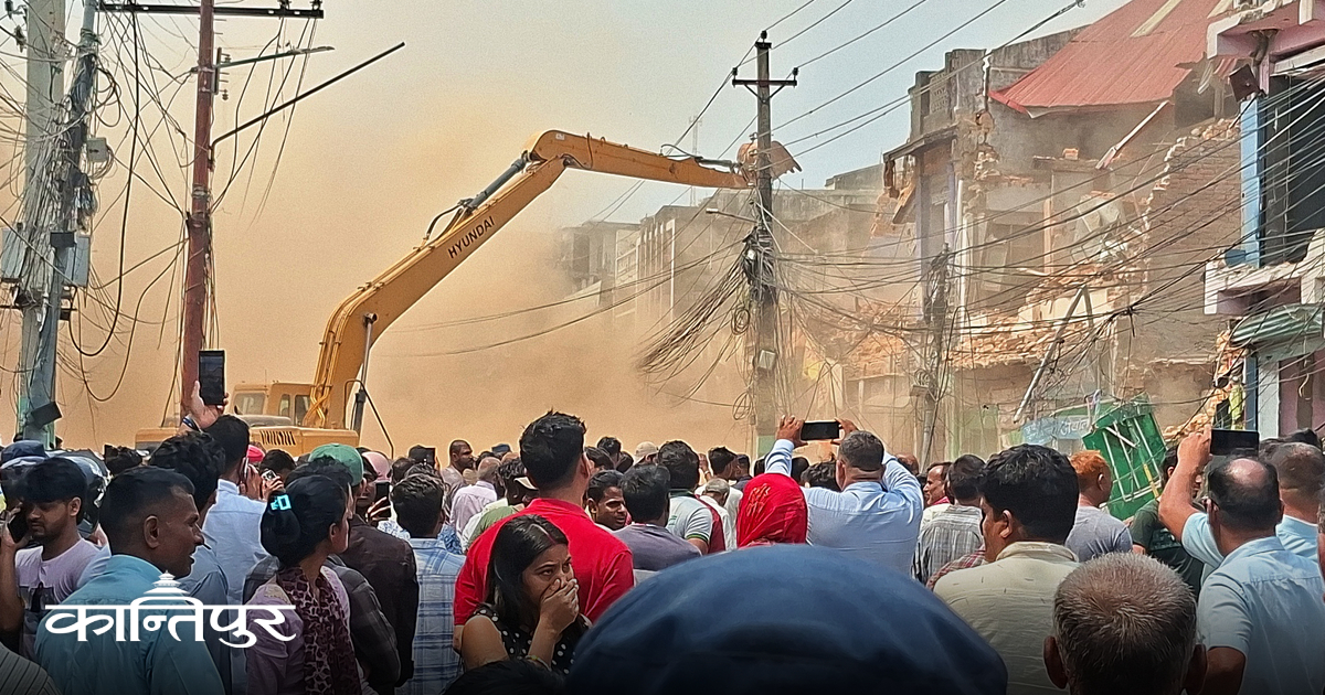 वीरगन्जको गण्डक क्षेत्रमा सोमबार पनि डोजर चल्यो, १२ सय घरटहरा भत्काइयो