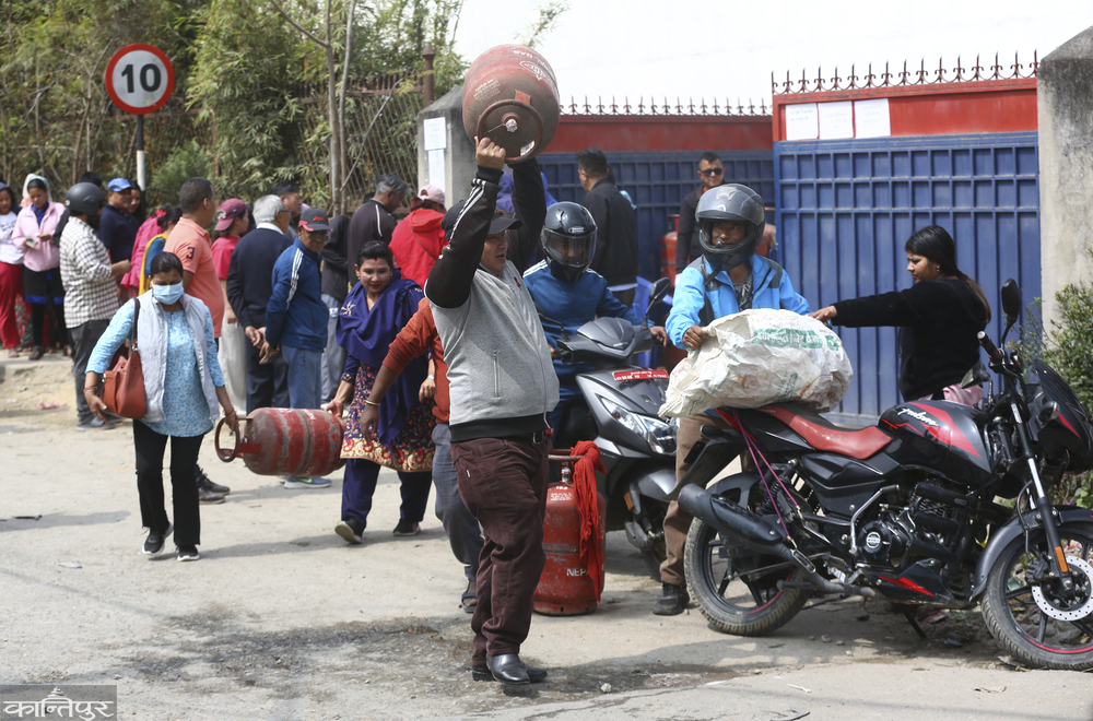 Gas imports have increased, but consumers are suffering from long lines