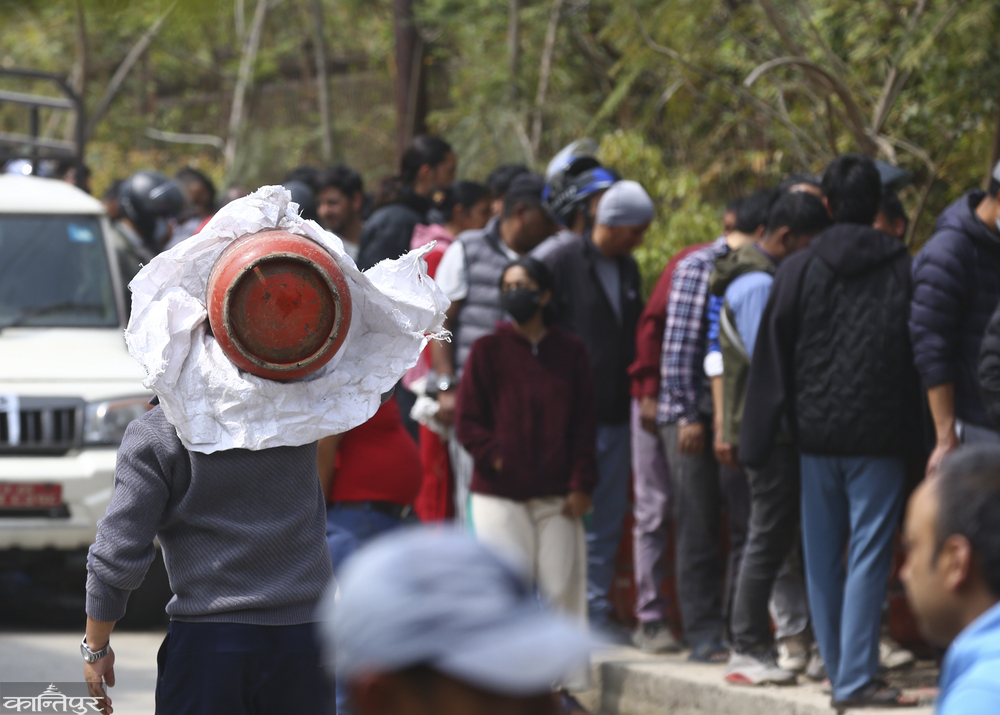 Gas imports have increased, but consumers are suffering from long lines