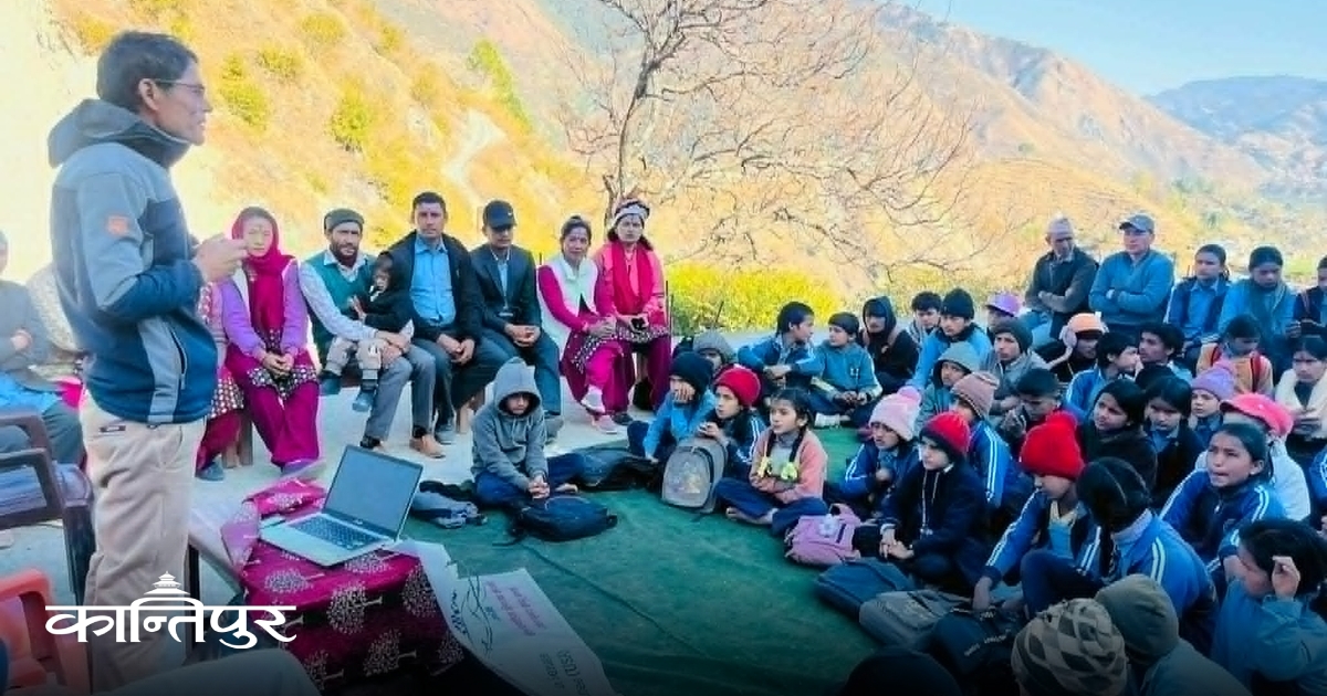 छोरी गुमाएका मल्ल गाउँगाउँमा मानसिक स्वास्थ्य सचेतना फैलाउँदै