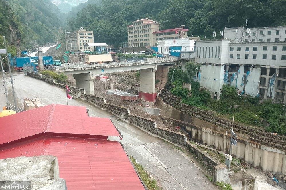 Tatopani border crossing still not opened, containers carrying goods worth crores stranded on the road