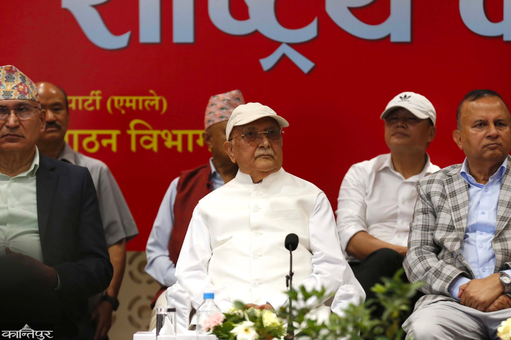 केपी ओली भन्छन् : सम्पत्ति विवरणमा मैले के भर्नु ? खरानी ?