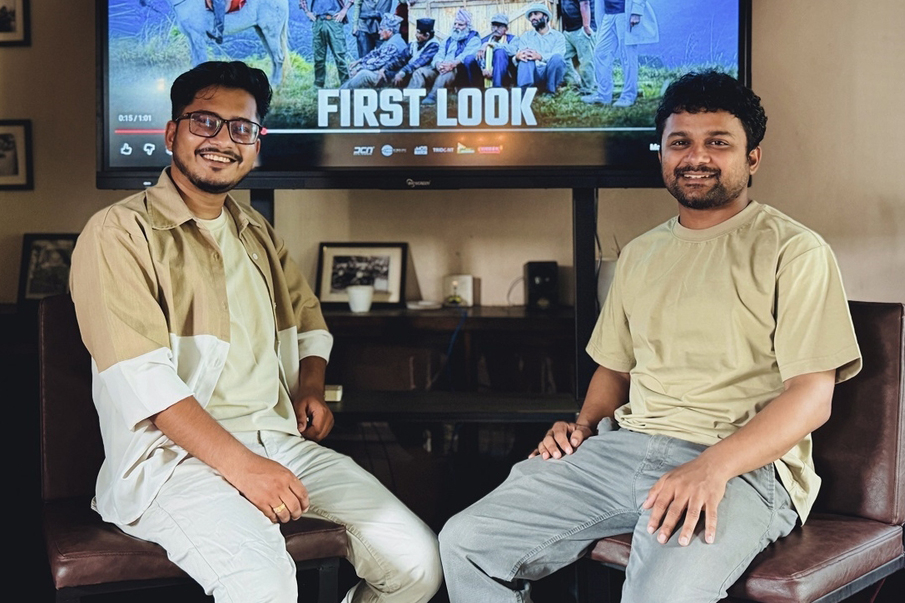 Akash-Sajan's juggling act in the film Udan
