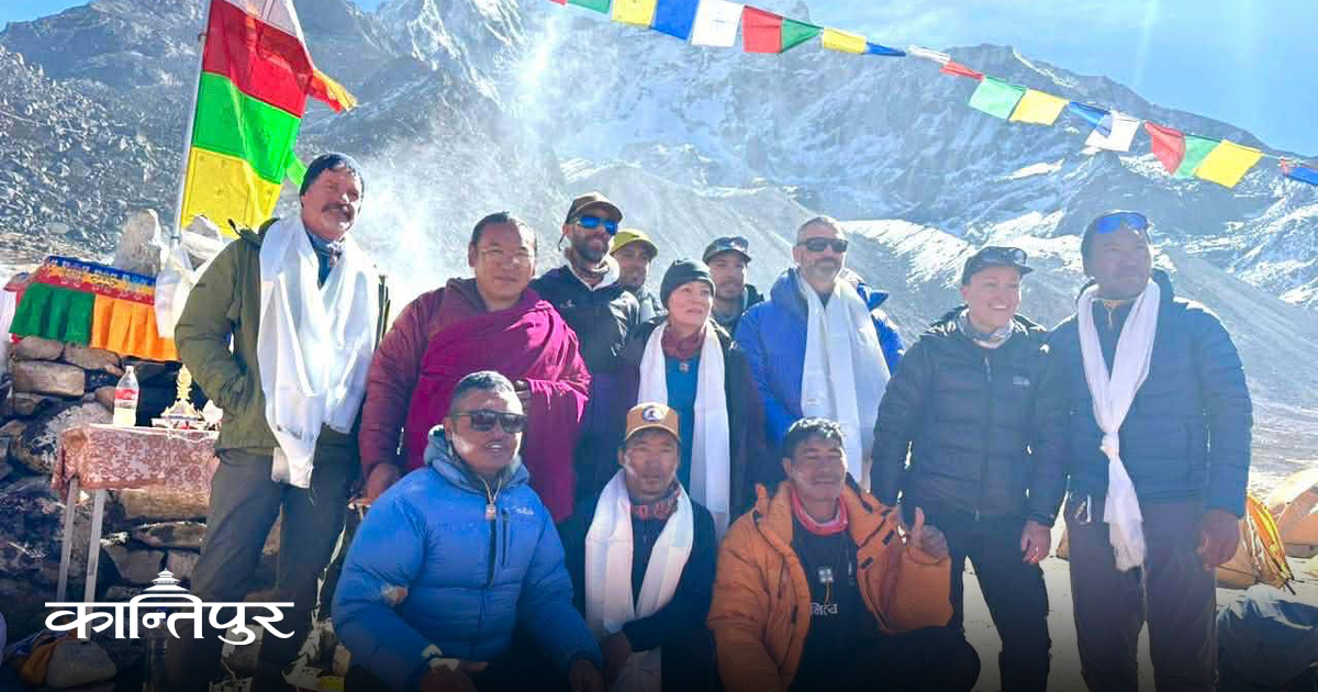 यो सिजनको पहिलो आरोहण आमा दब्लम शिखरमा