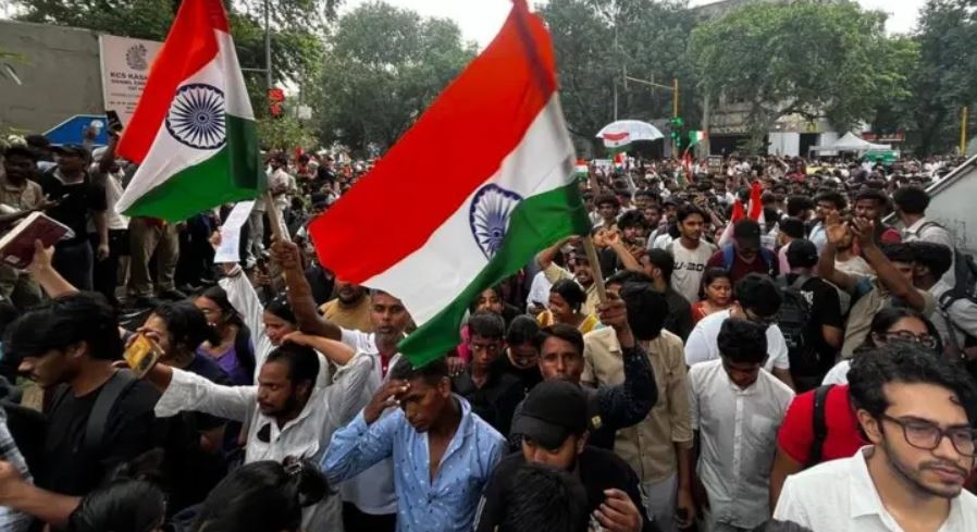 दिल्लीको जन्तर-मन्तरमा २३ दिनपछि तोडे आइसाका तीन विद्यार्थीले आमरण अनशन