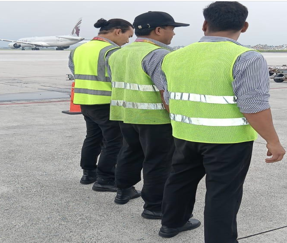 Ground handling staff to wear pocketless uniforms to prevent airport 'baggage panic'